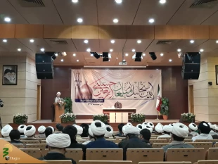 مسئول دفتر نمایندگی بعثه رهبری در خراسان رضوی :


میزبانی عراقی ها در راهپیمایی اربعین بی نظیر است 
 2