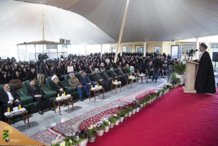 حرم حضرت عباس(ع) از دختران دانشجوی محجبه تقدیر کرد 3