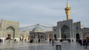 چهارشنبه ها روز زیارتی آقای مهربانی هاست. از کودکی با کرمت آشنا شدیم – فیلم