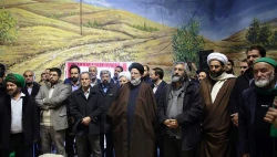 تولیت آستان قدس رضوی در مراسم افتتاح موزه زنده زیارت:


زائر حضرت رضا (ع) باید با تمدن رضوی آشنا شود . 
 4