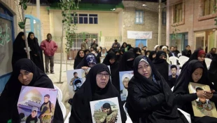 تولیت آستان قدس رضوی در مراسم افتتاح موزه زنده زیارت:


زائر حضرت رضا (ع) باید با تمدن رضوی آشنا شود . 
 15