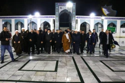 وزیر اوقاف سوریه در حرم حضرت زینب(ع)

حضرت زینب معلم بشریت و نماینده مکتب پیامبر(ص) است  10