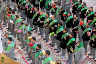 به مناسبت میلاد حضرت زینب(س)؛ 

حرم حضرت امیرالمؤمنین (ع) غرق در سرور و شادی شد+ تصاویر  9