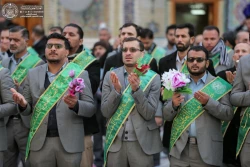 به مناسبت میلاد حضرت زینب(س)؛ 

حرم حضرت امیرالمؤمنین (ع) غرق در سرور و شادی شد+ تصاویر  13