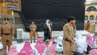 هزاران نفر در مسجدالحرام نماز آیات خواندند +تصاویر      4