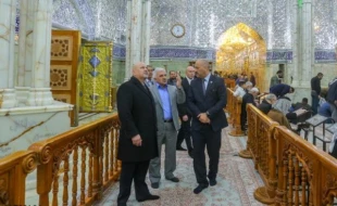 حضور فرستاده ویژه دبیرکل سازمان ملل در حرم امام علی(ع) + تصاویر 2