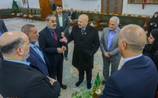 حضور فرستاده ویژه دبیرکل سازمان ملل در حرم امام علی(ع) + تصاویر 2