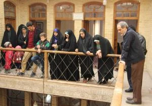 بازدید چهار کاروان دانشگاهی از اماکن زیارتی و تاریخی شهر نجف اشرف
