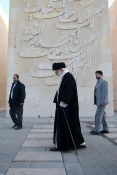حضور رهبر انقلاب در مرقد مطهر امام راحل و گلزار شهدای حج سال ۶۶ 3