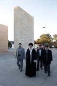 حضور رهبر انقلاب در مرقد مطهر امام راحل و گلزار شهدای حج سال ۶۶ 6