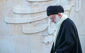 حضور رهبر انقلاب در مرقد مطهر امام راحل و گلزار شهدای حج سال ۶۶