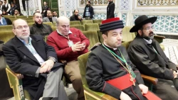 تولیت آستان قدس رضوی:


امام رضا(ع) رمز وحدت ادیان ابراهیمی است
 2