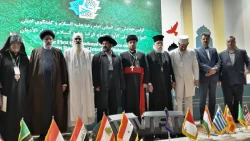 تولیت آستان قدس رضوی:


امام رضا(ع) رمز وحدت ادیان ابراهیمی است
 2