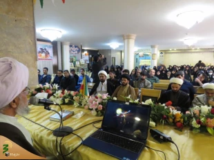 نماینده بعثه مقام معظم رهبری در عراق : 
در زیارت  برای پرواز آسمانی  دوبال عاطفی وعقلانی لازم  است 7