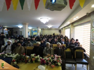 نماینده بعثه مقام معظم رهبری در عراق : 
در زیارت  برای پرواز آسمانی  دوبال عاطفی وعقلانی لازم  است 8