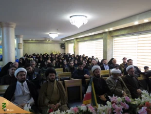 نماینده بعثه مقام معظم رهبری در عراق : 
در زیارت  برای پرواز آسمانی  دوبال عاطفی وعقلانی لازم  است 12
