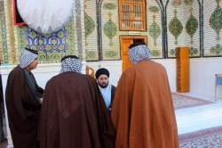 همزمان با ایام فاطمیه؛ 

ایستگاه پاسخ به سؤالات شرعی در صحن‌های حرم امیرالمؤمنین(ع) برپا شد+تصاویر  3