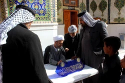 همزمان با ایام فاطمیه؛ 

ایستگاه پاسخ به سؤالات شرعی در صحن‌های حرم امیرالمؤمنین(ع) برپا شد+تصاویر  5