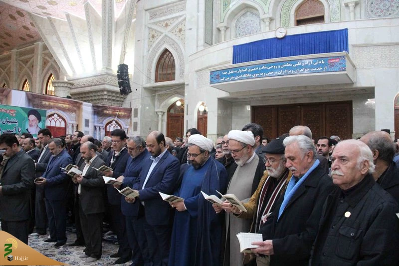 درپنجمین روز از دهه فجرانقلاب اسلامی صورت گرفت؛

تجدید میثاق وزیر ارشاد و رئیس و کارکنان سازمان حج و بعثه رهبری با آرمان های امام راحل 3