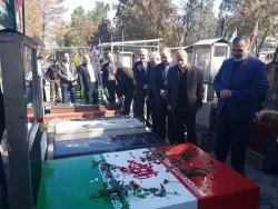 درپنجمین روز از دهه فجرانقلاب اسلامی صورت گرفت؛

تجدید میثاق وزیر ارشاد و رئیس و کارکنان سازمان حج و بعثه رهبری با آرمان های امام راحل 6