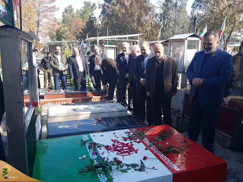 درپنجمین روز از دهه فجرانقلاب اسلامی صورت گرفت؛

تجدید میثاق وزیر ارشاد و رئیس و کارکنان سازمان حج و بعثه رهبری با آرمان های امام راحل 6
