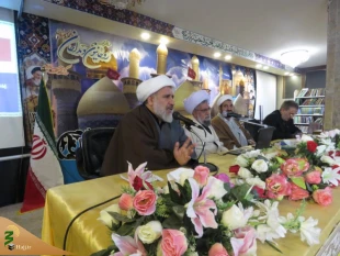 حجت الاسلام پروانه مدیر جذب و سازماندهی بعثه مقام معظم رهبری:

کارگزاران فرهنگی افسران مبارزه با جنگ نرم هستند.
 2