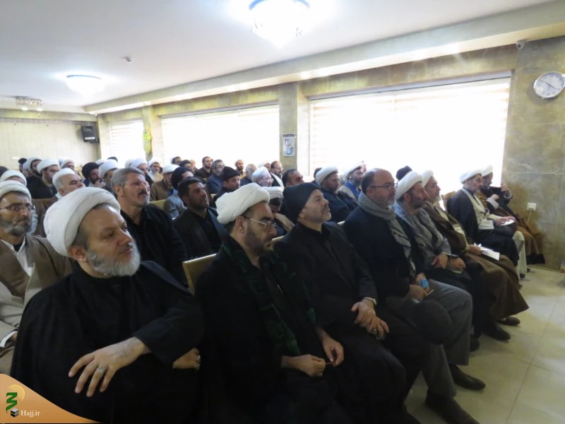 مسئول دفتر نمایندگی بعثه مقام معظم رهبری در عراق:

انقلاب اسلامی تجلی نور الهی است.
 4