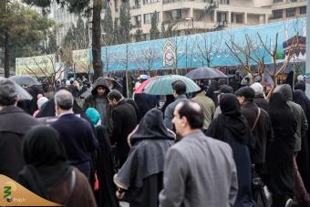 در چهلمین سالگرد پیروزی انقلاب اسلامی ایران صورت پذیرفت:

استقبال راه پیمایان 22 بهمن از نمایشگاه دستاوردهای حوزه حج و زیارت - گزارش تصویری 5