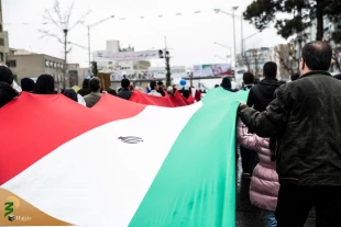 در چهلمین سالگرد پیروزی انقلاب اسلامی ایران صورت پذیرفت:

استقبال راه پیمایان 22 بهمن از نمایشگاه دستاوردهای حوزه حج و زیارت - گزارش تصویری 9