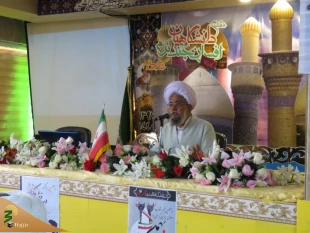 حجت الاسلام و المسلمین نجفی روحانی:

قیام امام خمینی تداوم جریان عاشورای حسینی بود
 2