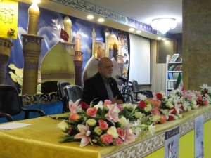 سفیر جمهوری اسلامی ایران در عراق:

مهمترین رسالت کارگزاران عتبات مستحکم کردن پیوندهای فرهنگی دو ملت ایران و عراق است