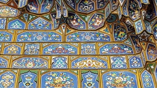 کاشی کاری نفیس و الوان در صحن آزادی حرم رضوی - تصاویر 3