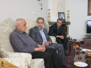 تجلیل از زحمات حاج مصطفی ملکی خادم پیشکسوت زائران ضیوف الرحمان و اعتاب مقدس سوریه و عراق در استان مرکزی 2