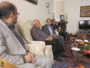تجلیل از زحمات حاج مصطفی ملکی خادم پیشکسوت زائران ضیوف الرحمان و اعتاب مقدس سوریه و عراق در استان مرکزی 3