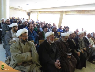 حجت الاسلام و المسلمین نجفی روحانی:

کمترین ثواب زیارت امام حسین(ع)، بخشش گناهان زائر است
 2