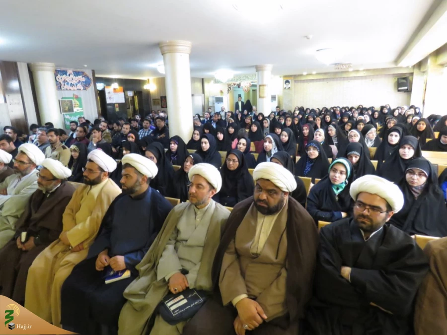 مسئول دفتر نمایندگی بعثه در کربلای معلی:

دانشجویان سفیر امام حسین (ع) در دانشگاه ها باشند
 2