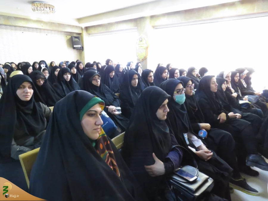 مسئول دفتر نمایندگی بعثه در کربلای معلی:

دانشجویان سفیر امام حسین (ع) در دانشگاه ها باشند
 5