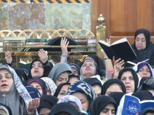 طنین نوای ملکوتی دعای کمیل در خیمه گاه حسینی(ع)+ گزارش تصویری