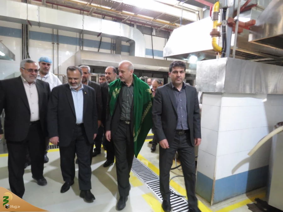 رئیس سازمان حج و زیارت:
تنوع غذایی زائرین عتبات عالیات افزایش می یابد
 2