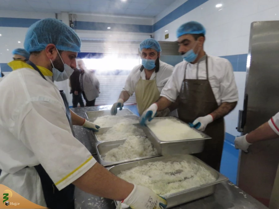 رئیس سازمان حج و زیارت:
تنوع غذایی زائرین عتبات عالیات افزایش می یابد
 8