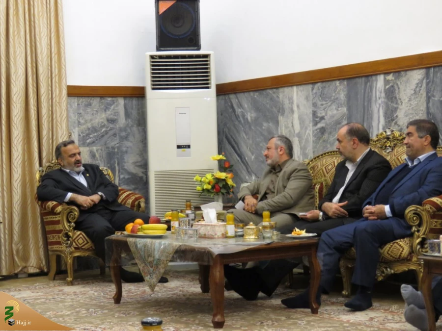 درگفتگوی رئیس سازمان حج و زیارت و سرکنسول گری جمهوری اسلامی یاران در نجف اشرف مطرح شد:
سریال دنباله دار کاروان های آزاد بر در عتبات عالیات 
 8