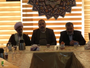 سرکنسول جمهوری اسلامی ایران در کربلا در دیدار با رئیس سازمان حج و زیارت:

سازمان حج وز یارت مانع سوء استفاده از نجابت زائرین امام حسین (ع) شود
 2