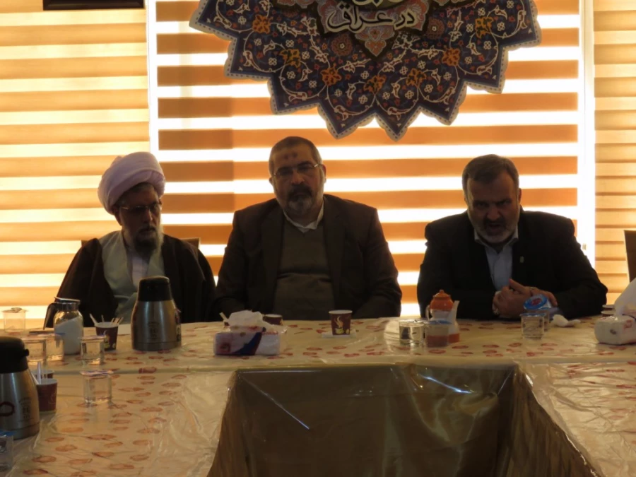 سرکنسول جمهوری اسلامی ایران در کربلا در دیدار با رئیس سازمان حج و زیارت:

سازمان حج وز یارت مانع سوء استفاده از نجابت زائرین امام حسین (ع) شود
 2