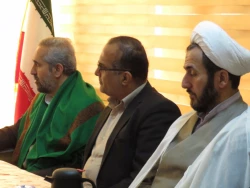 سرکنسول جمهوری اسلامی ایران در کربلا در دیدار با رئیس سازمان حج و زیارت:

سازمان حج وز یارت مانع سوء استفاده از نجابت زائرین امام حسین (ع) شود
 3
