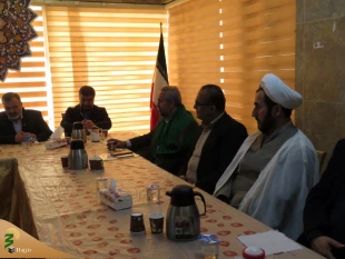 سرکنسول جمهوری اسلامی ایران در کربلا در دیدار با رئیس سازمان حج و زیارت:

سازمان حج وز یارت مانع سوء استفاده از نجابت زائرین امام حسین (ع) شود
 4