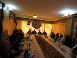 رئیس سازمان حج و زیارت در دیدار با مسئول دفتر نمایندگی بعثه رهبری در عراق:
سازمان حج و زیارت نباید متولی گری را با متصدی گری اشتباه بگیرد
 2