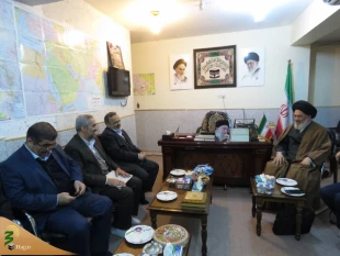 حجت الاسلام و المسلمین علم الهدی:
 بصیرت افزایی بر مبنای سیره اهل بیت (ع) اساس کار فرهنگی بعثه مقام معظم رهبری است.
 2