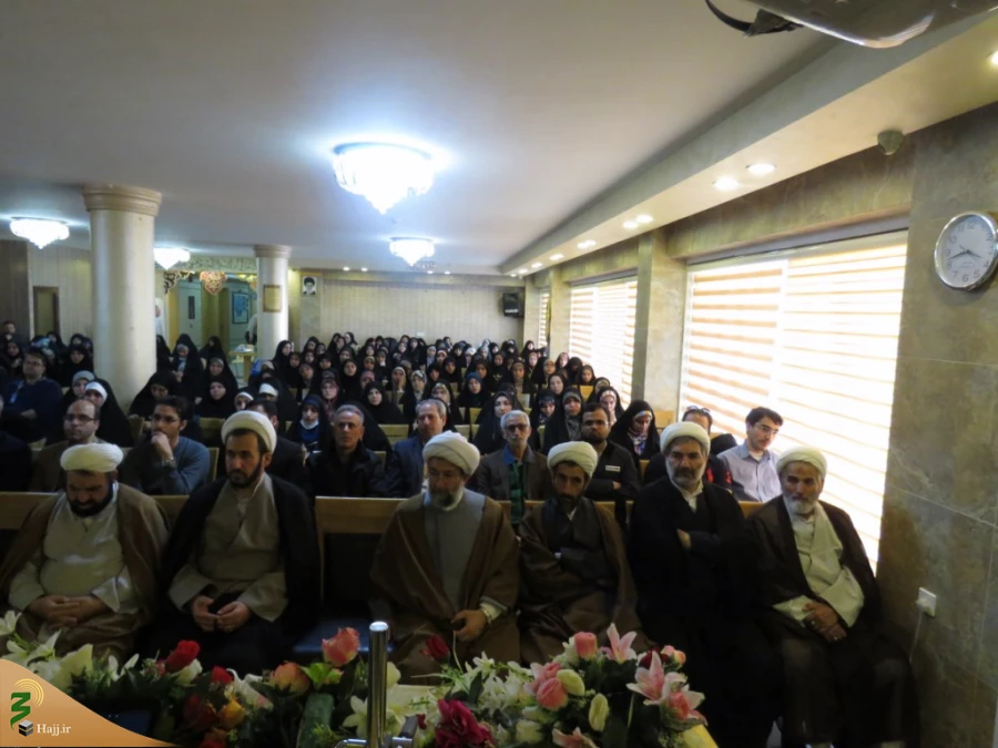 مسئول دفتر نمایندگی بعثه مقام معظم رهبری:
مقابله جمهوری اسلامی ایران با استکبار جهانی تکرار عاشورا در امتداد زمان است
 2