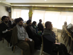 مسئول دفتر نمایندگی  بعثه مقام معظم رهبری:
زیارت امام حسین ضامن بقای دین در عصر تهاجمات فرهنگی است

 3