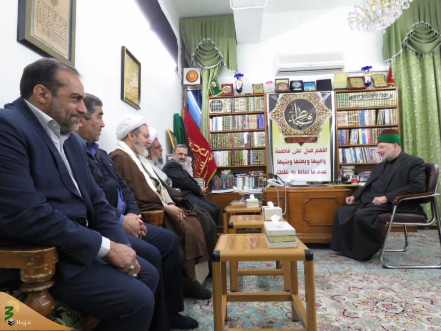 در دیدار رئیس سازمان حج و زیارت با تولیت آستان مقدس حسینی مطرح شد+ گزارش تصویری
سیاست سازمان حج و زیارت توسعه زیرساخت ها و افزایش اعزام زائرین به عتبات عالیات است.
 2